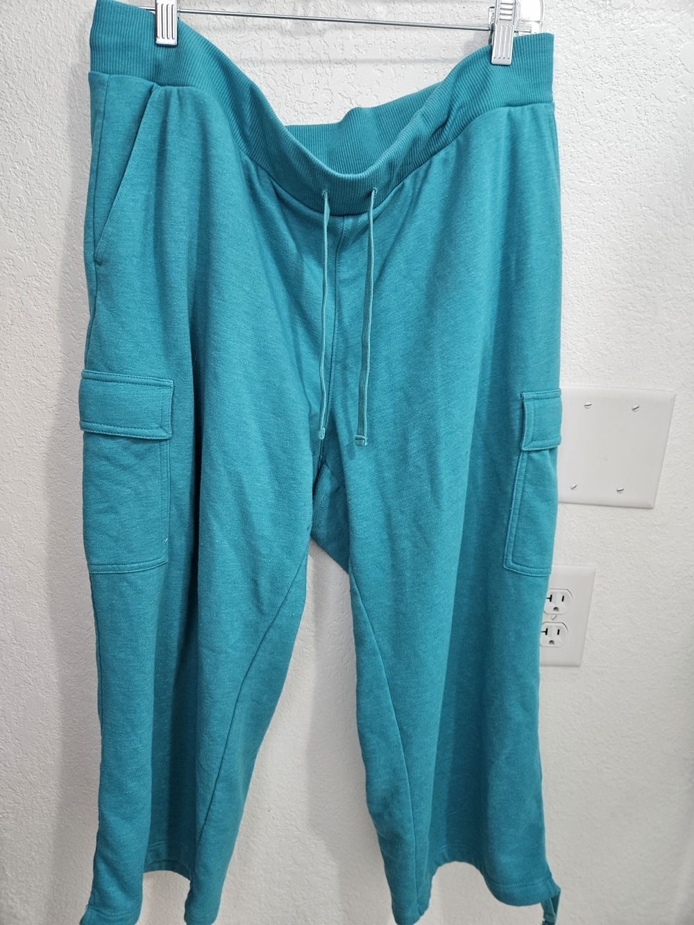 Women's BOBS/ SKECHERS Cargo/CROPPED Lounge Pants - Drawstring Waist